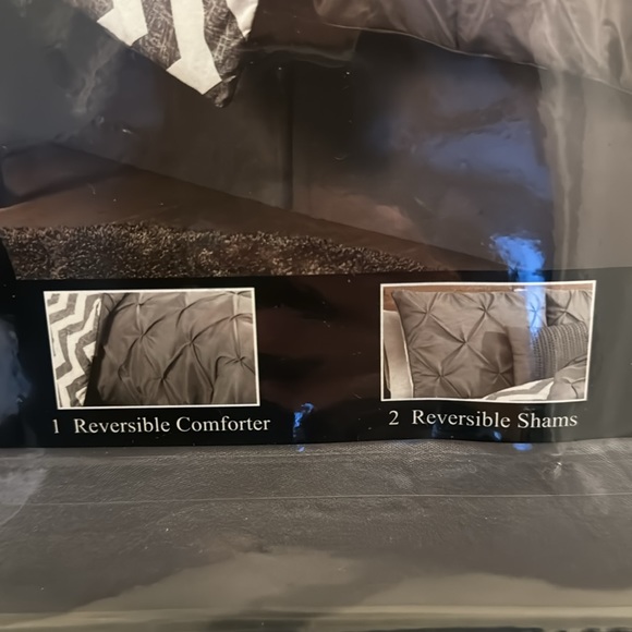 Avondale Manor King Reversible ComforterSet - Picture 6 of 9